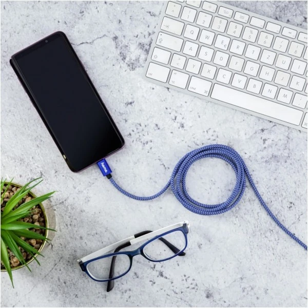 Hama Lade-/Datenkabel Reflective (1,5 M) Blau USB Type-C>USB Type-C 2 Hama Lade-/Datenkabel Reflective (1,5 M) Blau USB Type-C>USB Type-C – Bild 2