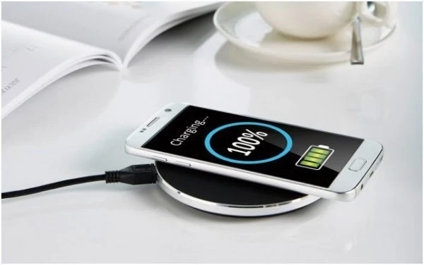 Intenso Wireless Charger BA1 Schwarz 2 Intenso Wireless Charger BA1 Schwarz – Bild 2