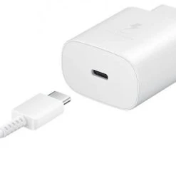 Samsung USB-C Schnellladegerät (25W) Weiß 9 Samsung USB-C Schnellladegerät (25W) Weiß -Apple-Geschäft 828f29e0 06e4 4465 8aa6 cddcad8eec37 600x600